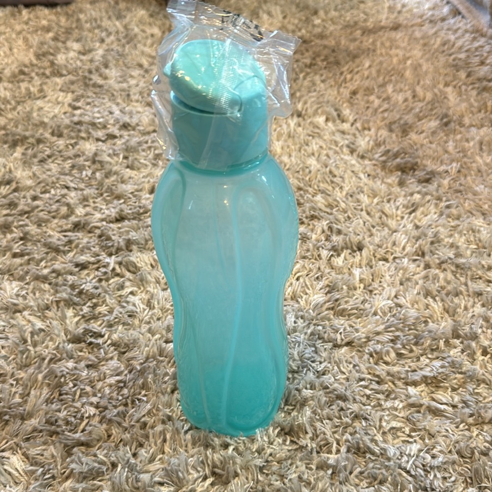 Tupperware 1 L bottle - Picture 5 of 8